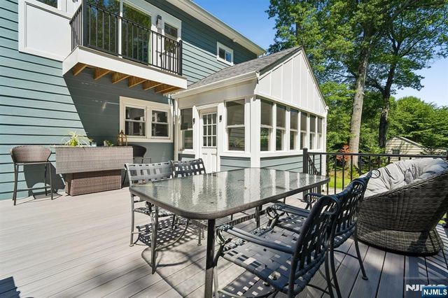 72 Sparrowbush Road, Upper Saddle River, NJ 07458