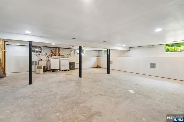 72 Sparrowbush Road, Upper Saddle River, NJ 07458