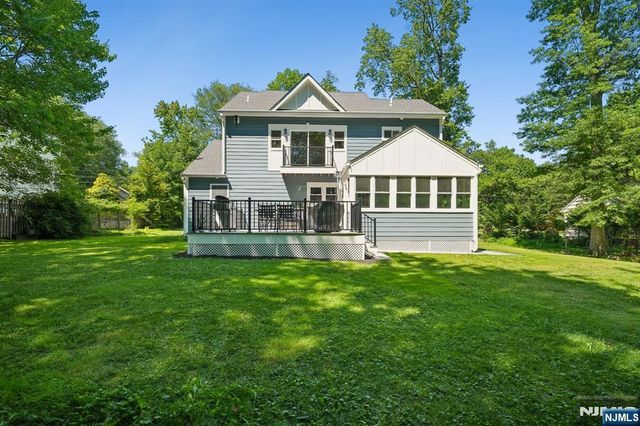 72 Sparrowbush Road, Upper Saddle River, NJ 07458