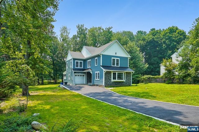 72 Sparrowbush Road, Upper Saddle River, NJ 07458