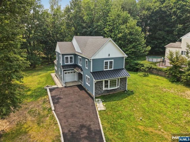 72 Sparrowbush Road, Upper Saddle River, NJ 07458
