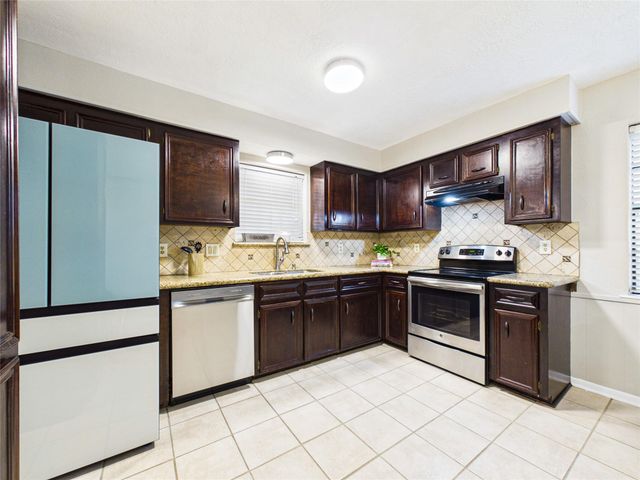 10306 Rustic Rock Road, La Porte, TX 77571