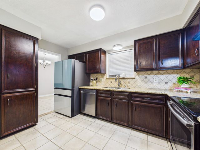 10306 Rustic Rock Road, La Porte, TX 77571
