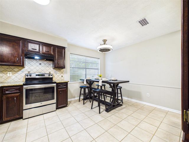 10306 Rustic Rock Road, La Porte, TX 77571
