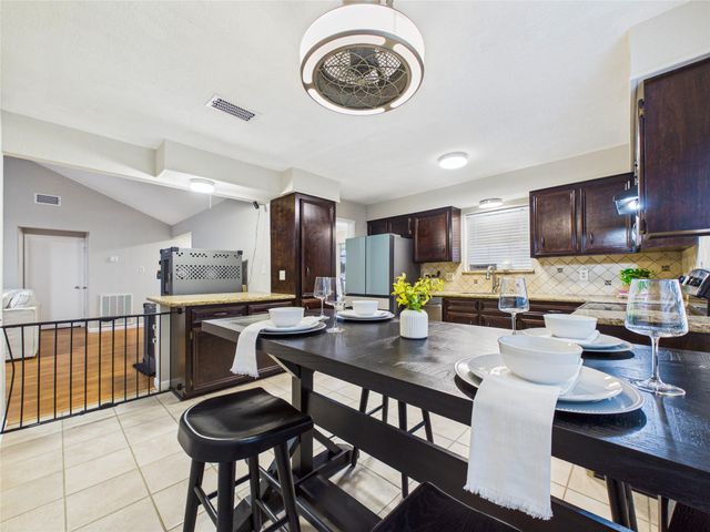 10306 Rustic Rock Road, La Porte, TX 77571