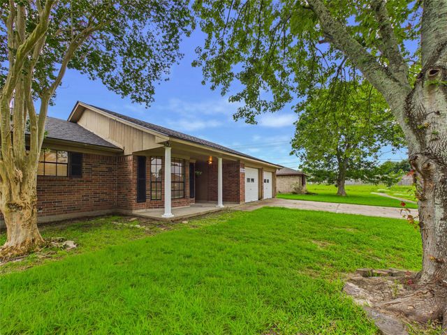 10306 Rustic Rock Road, La Porte, TX 77571