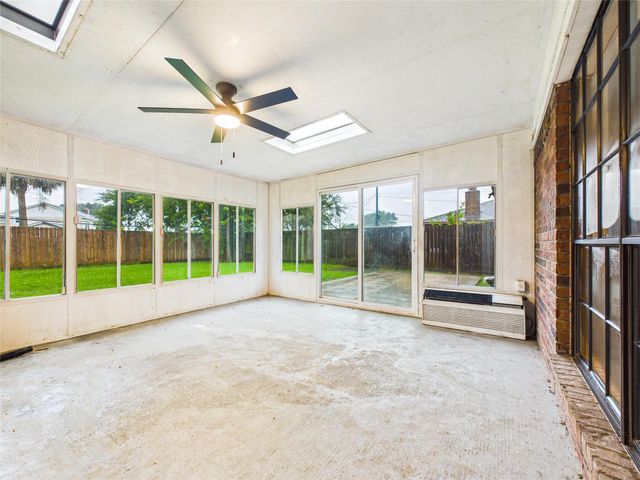 10306 Rustic Rock Road, La Porte, TX 77571