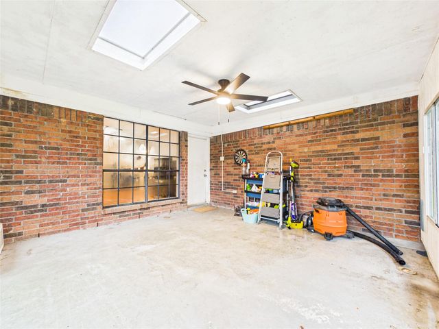 10306 Rustic Rock Road, La Porte, TX 77571