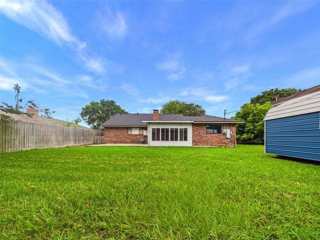 10306 Rustic Rock Road, La Porte, TX 77571