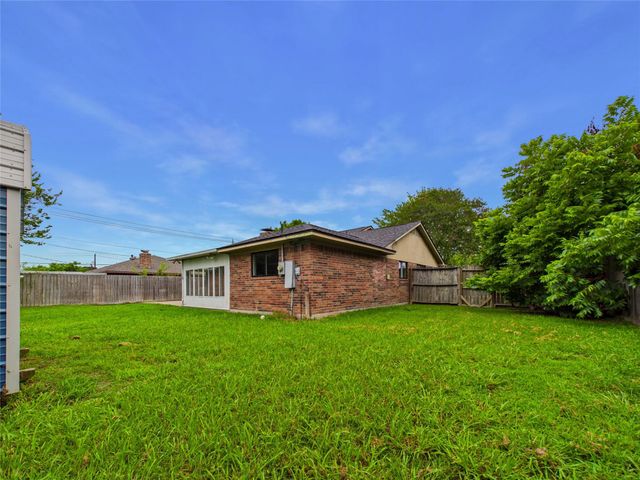 10306 Rustic Rock Road, La Porte, TX 77571
