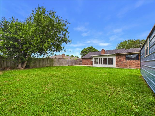 10306 Rustic Rock Road, La Porte, TX 77571