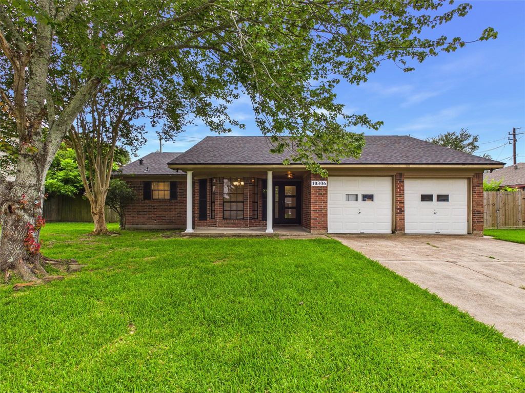 10306 Rustic Rock Road, La Porte, TX 77571