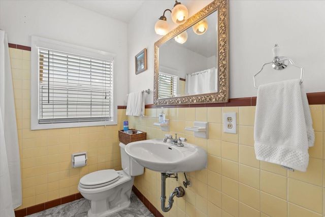 37 E VANDERBILT STREET, Orlando, FL 32804