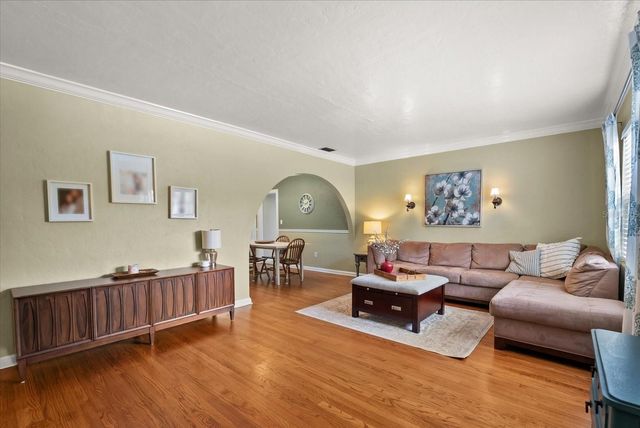 37 E VANDERBILT STREET, Orlando, FL 32804