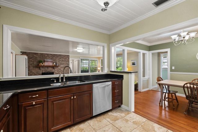 37 E VANDERBILT STREET, Orlando, FL 32804