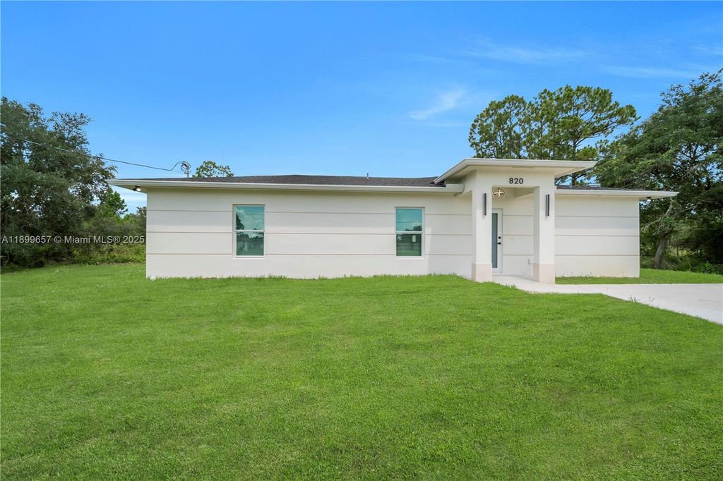 101 W 9Th St, Lehigh Acres, FL 33972
