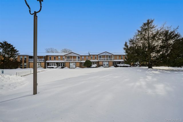 96 Artist Lake Drive, Middle Island, NY 11953