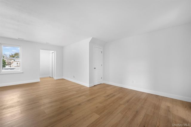 96 Artist Lake Drive, Middle Island, NY 11953