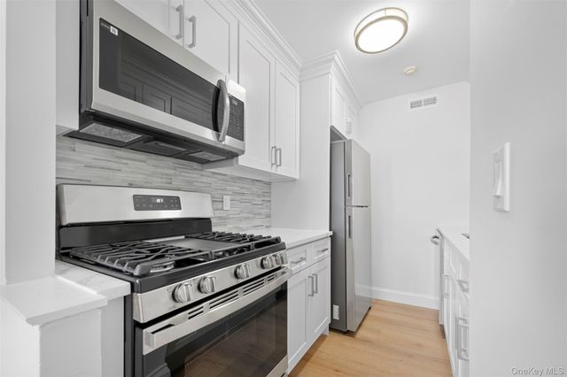 96 Artist Lake Drive, Middle Island, NY 11953