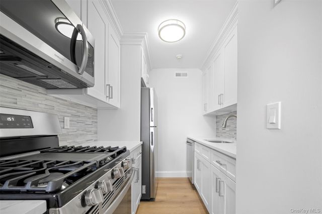 96 Artist Lake Drive, Middle Island, NY 11953