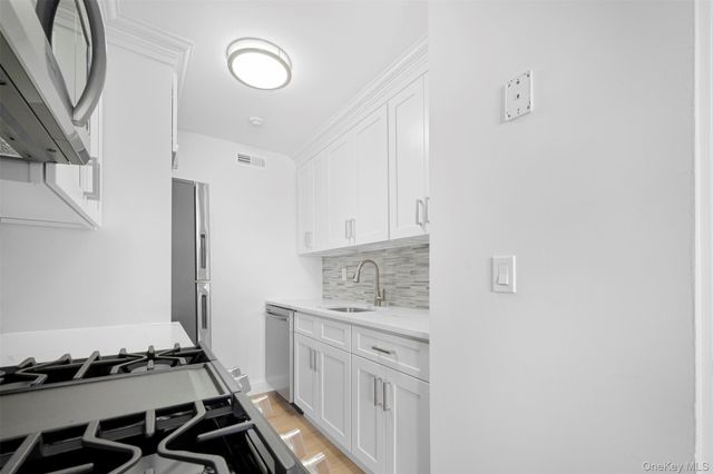 96 Artist Lake Drive, Middle Island, NY 11953