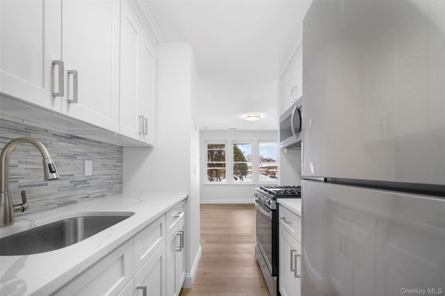 96 Artist Lake Drive, Middle Island, NY 11953