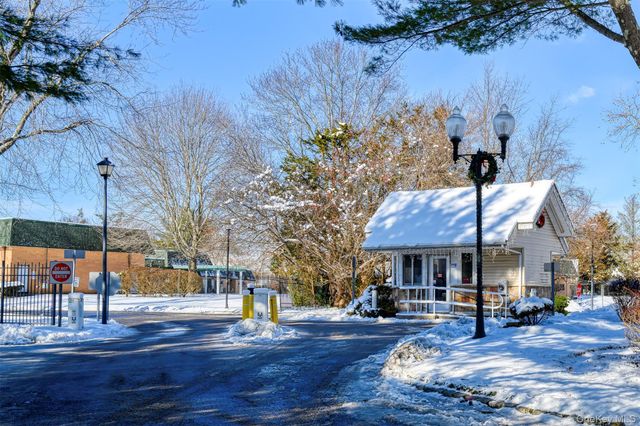 96 Artist Lake Drive, Middle Island, NY 11953