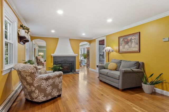 287 Northfield Rd, Lunenburg, MA 01462