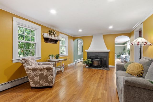287 Northfield Rd, Lunenburg, MA 01462