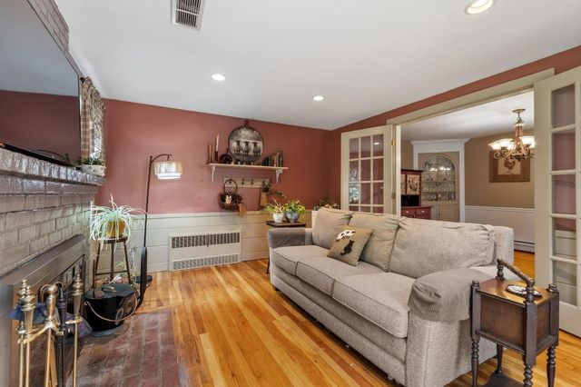 287 Northfield Rd, Lunenburg, MA 01462