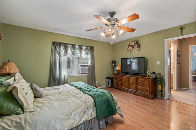 7942 264th Street, Glen Oaks, NY 11004