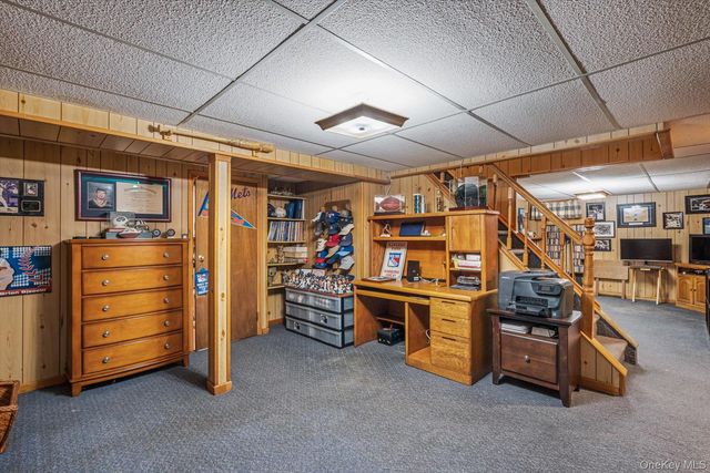 7942 264th Street, Glen Oaks, NY 11004