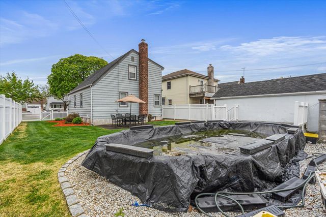 7942 264th Street, Glen Oaks, NY 11004