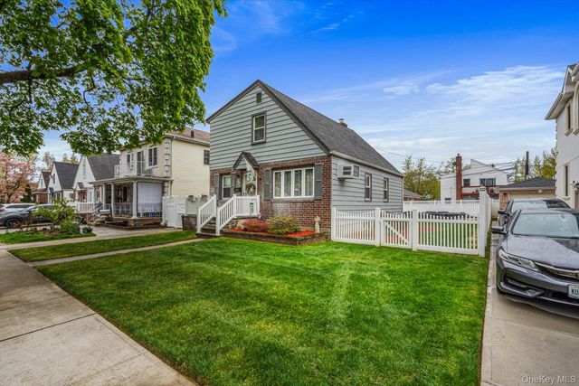 7942 264th Street, Glen Oaks, NY 11004