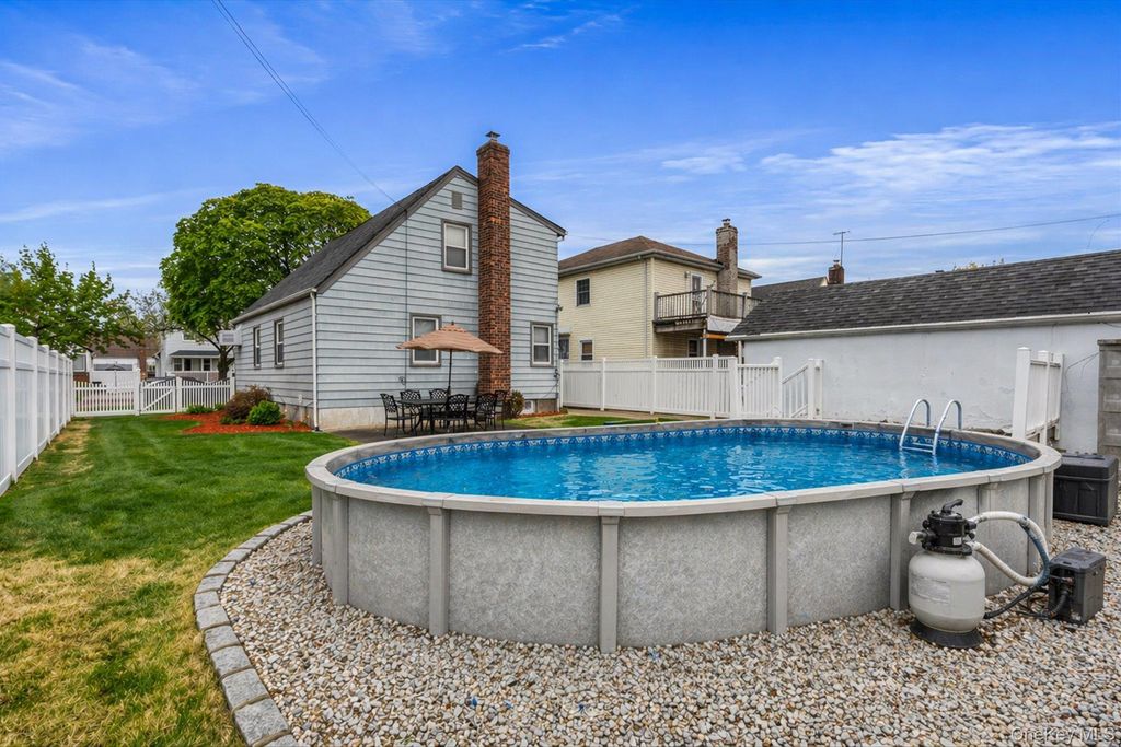 7942 264th Street, Glen Oaks, NY 11004