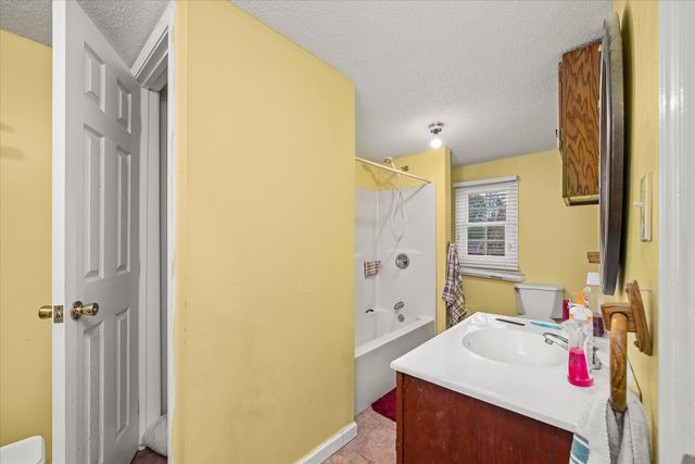 2095 Rickman Rd, Livingston, TN 38570