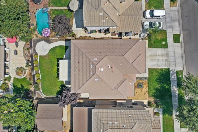 3024 W Elowin Avenue, Visalia, CA 93291