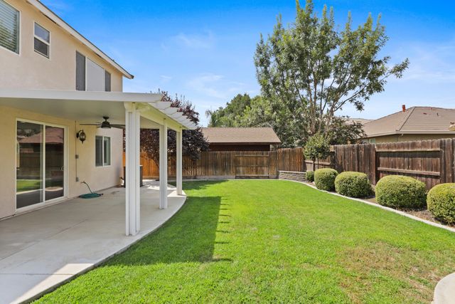 3024 W Elowin Avenue, Visalia, CA 93291