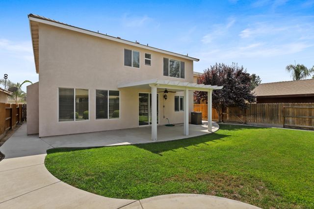3024 W Elowin Avenue, Visalia, CA 93291