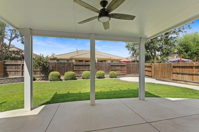 3024 W Elowin Avenue, Visalia, CA 93291