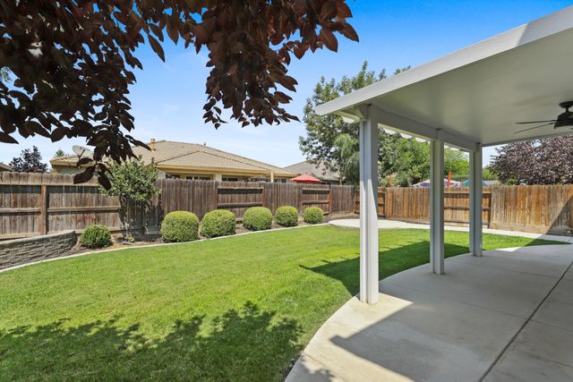 3024 W Elowin Avenue, Visalia, CA 93291