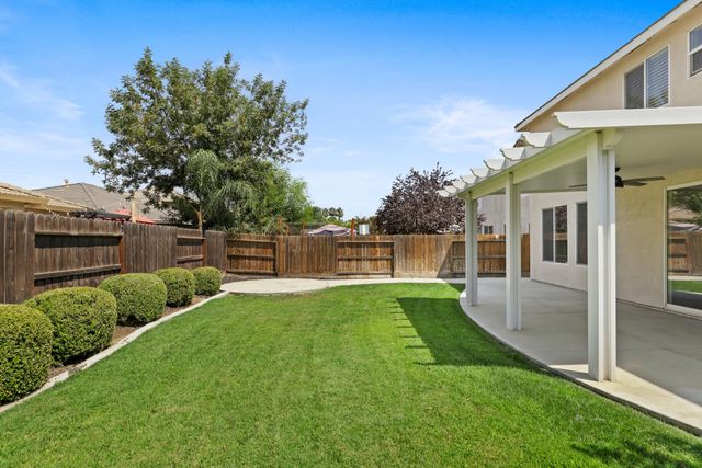 3024 W Elowin Avenue, Visalia, CA 93291