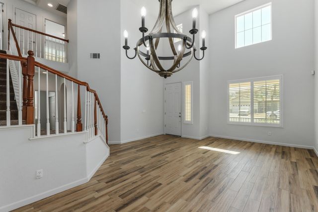 3024 W Elowin Avenue, Visalia, CA 93291