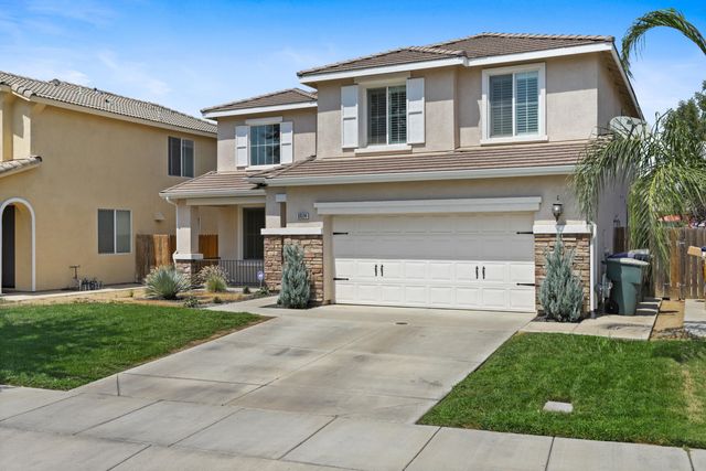 3024 W Elowin Avenue, Visalia, CA 93291
