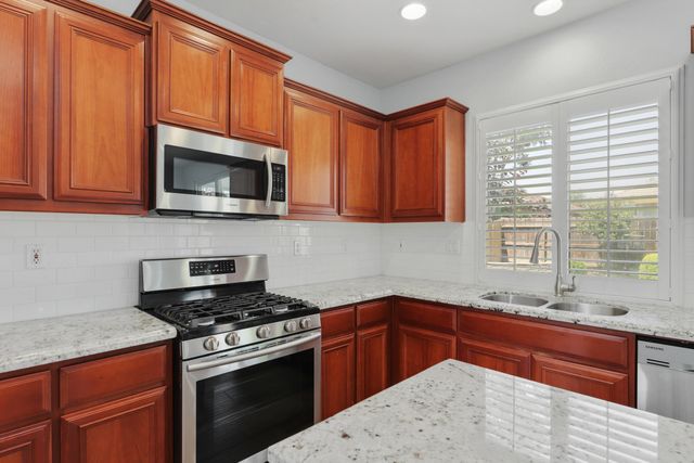 3024 W Elowin Avenue, Visalia, CA 93291