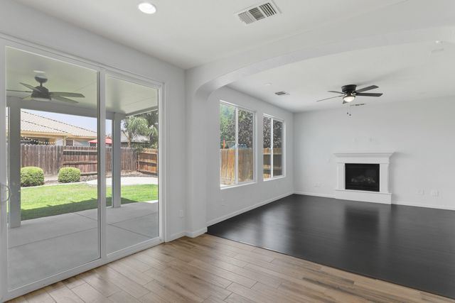 3024 W Elowin Avenue, Visalia, CA 93291