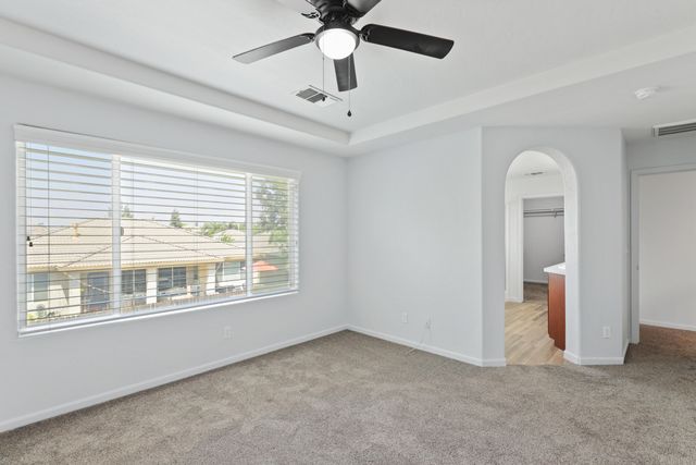 3024 W Elowin Avenue, Visalia, CA 93291
