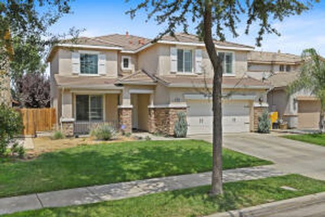 3024 W Elowin Avenue, Visalia, CA 93291