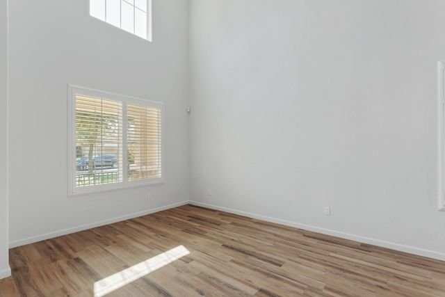 3024 W Elowin Avenue, Visalia, CA 93291