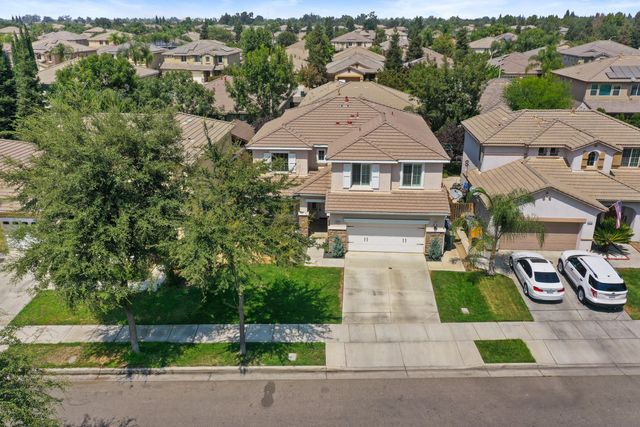 3024 W Elowin Avenue, Visalia, CA 93291